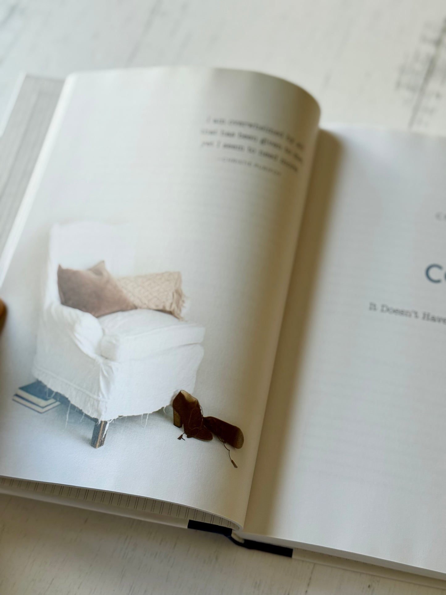 Cozy Minimalist Home: More Style, Less Stuff by Myquillyn Smith