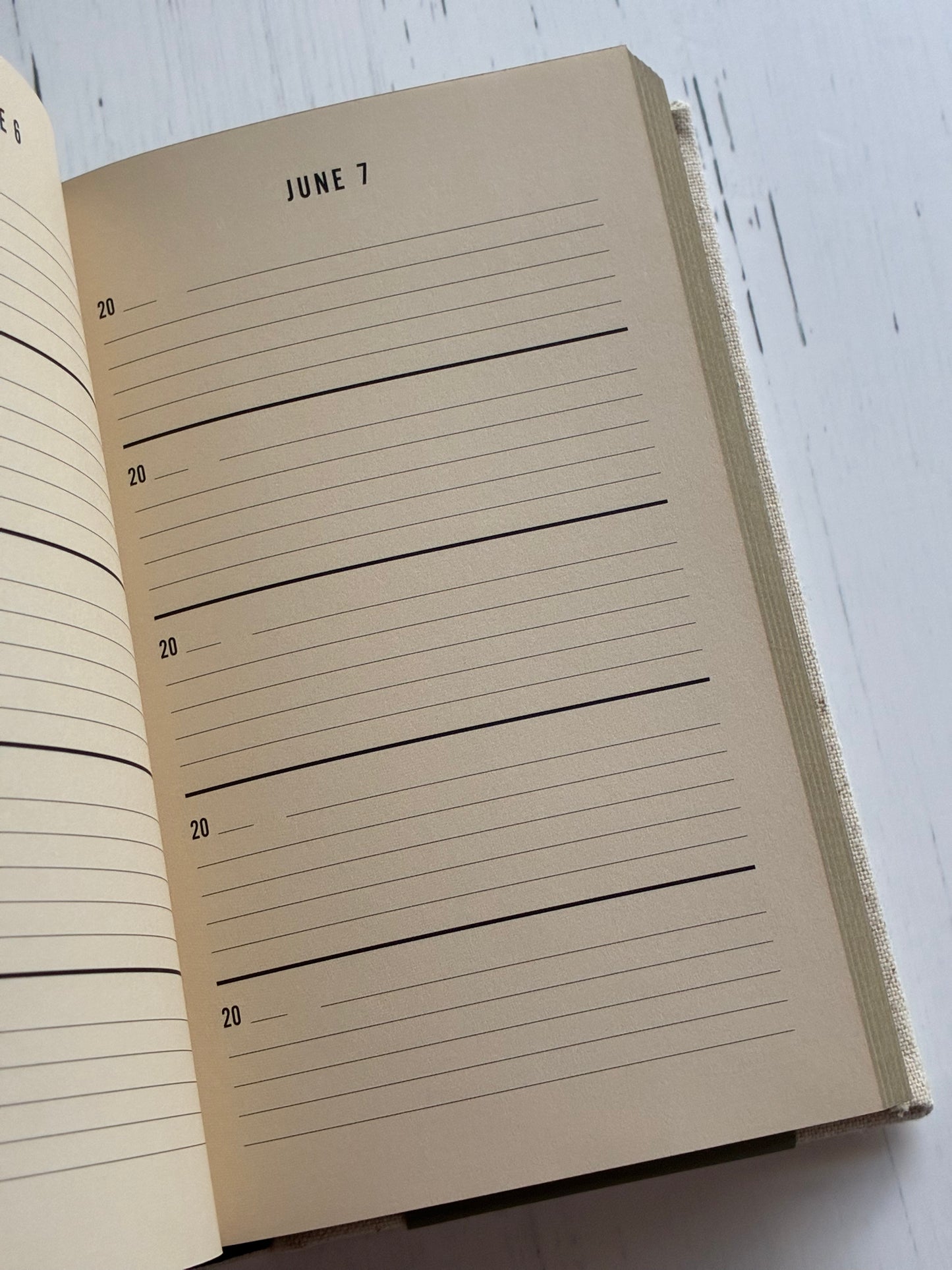 Canvas One Line a Day: A Five-Year Memory Book by Chronicle Books