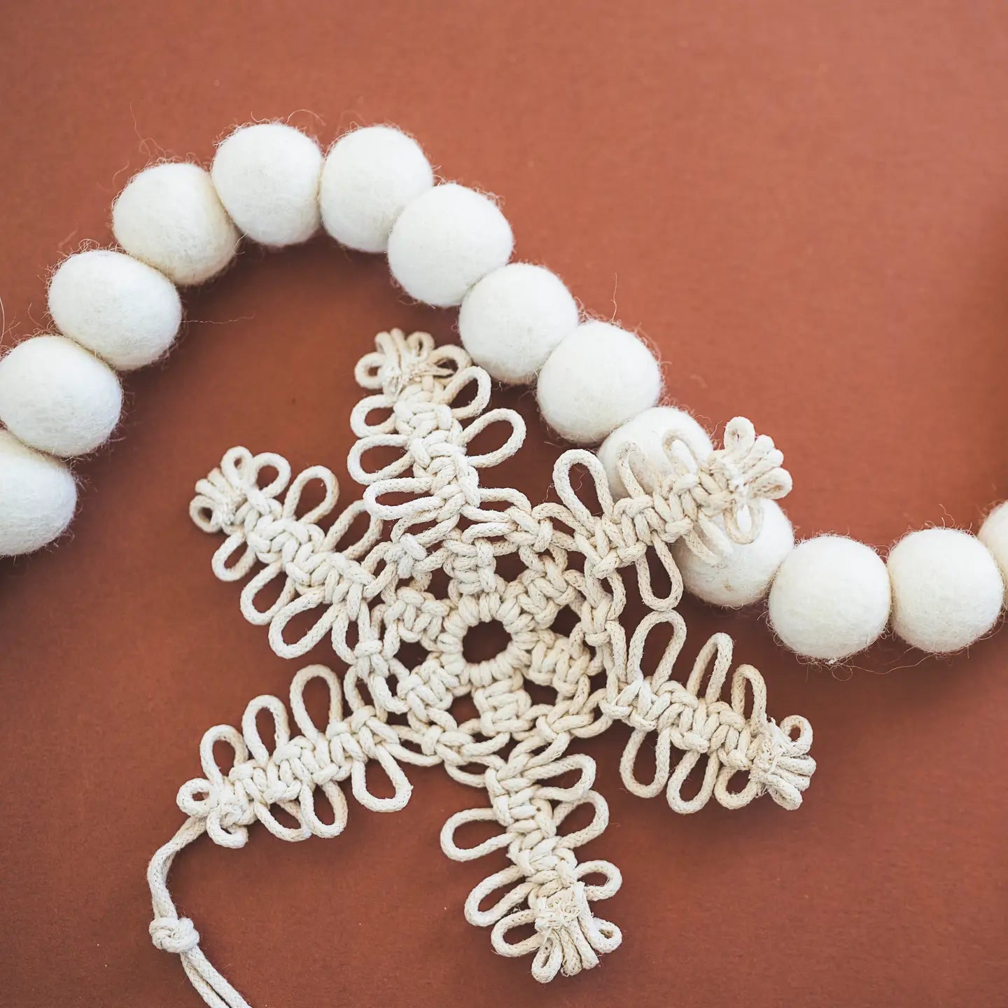 White Garland 5ft - no spacing