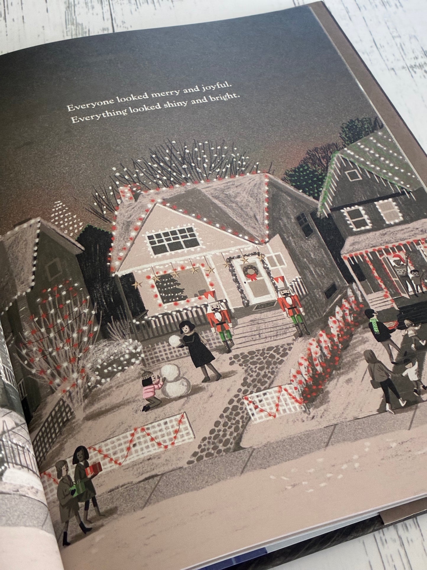 The Little Ghost Quilt's Winter Surprise (A Little Ghost Quilt Book) by Riel Nason