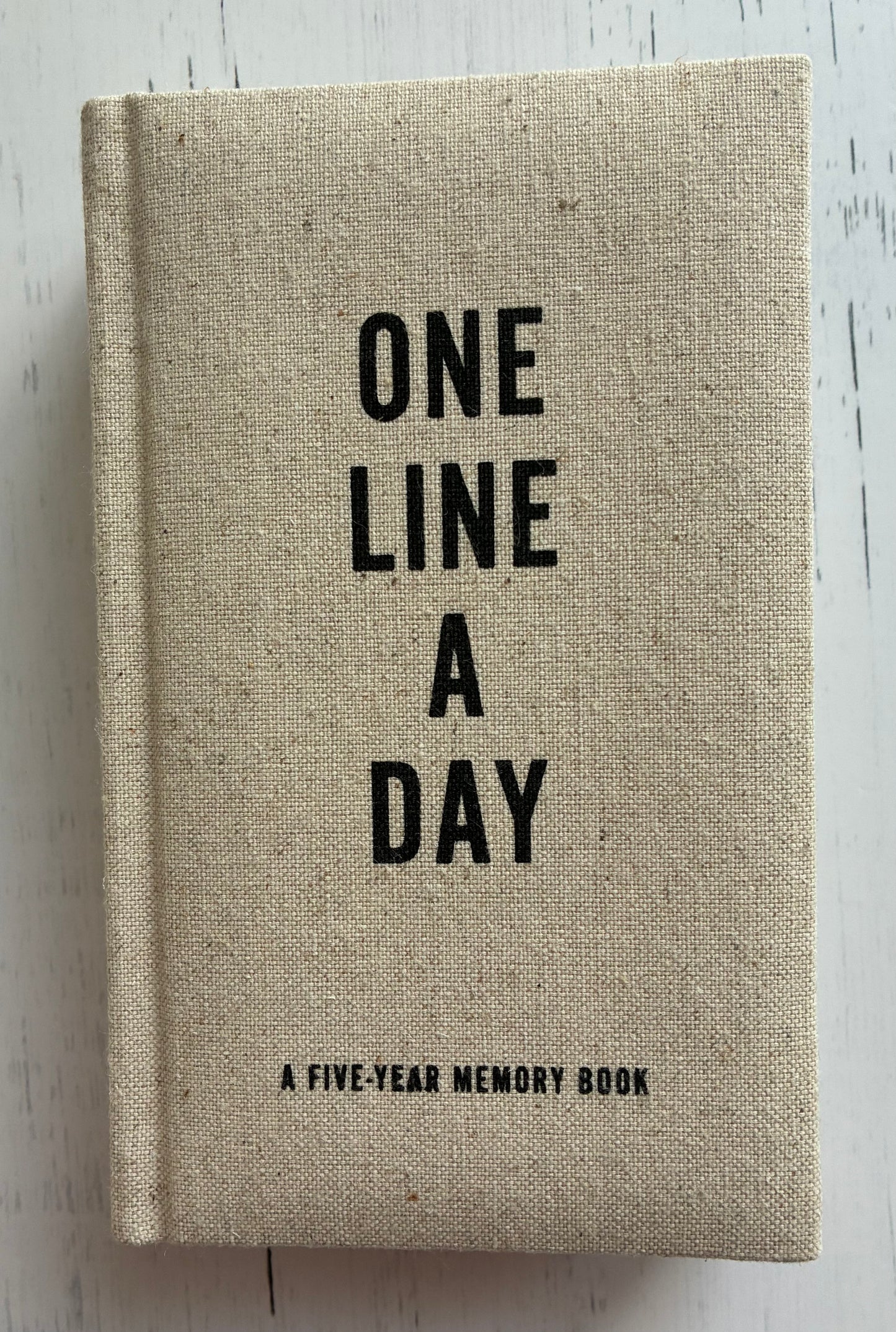 Canvas One Line a Day: A Five-Year Memory Book by Chronicle Books
