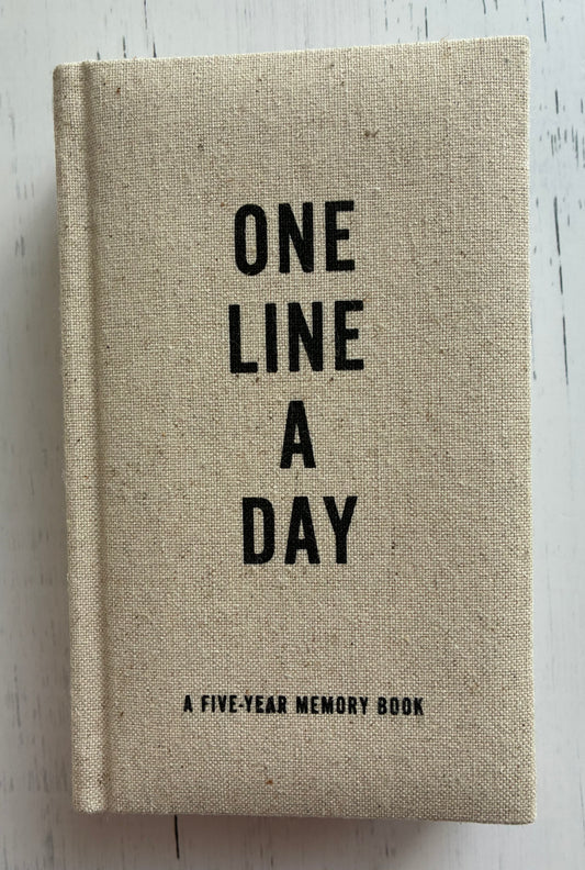 Canvas One Line a Day: A Five-Year Memory Book by Chronicle Books