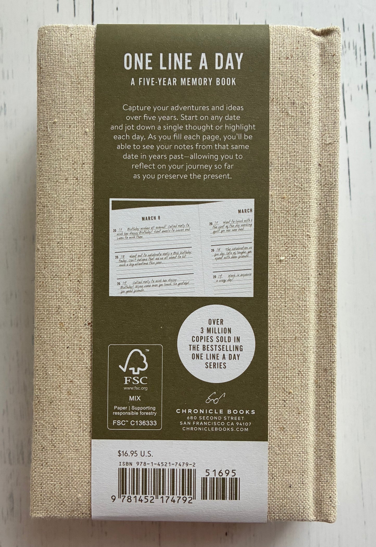 Canvas One Line a Day: A Five-Year Memory Book by Chronicle Books