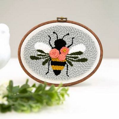 Bloomin Bee Punch Needle Embroidery Kit